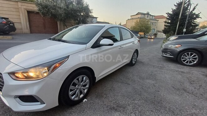 Hyundai Accent-16