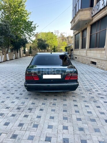 Mercedes E 240 2000, 328,000 km - 2.4 l - Bakı