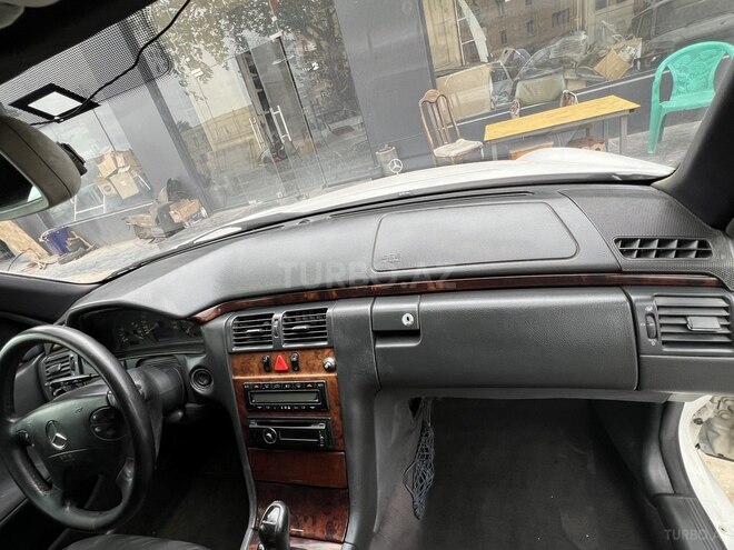 Mercedes E 270 2001, 440,000 km - 2.7 л - İmişli
