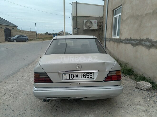 Mercedes E 250 1995, 250,000 km - 2.5 l - Bakı