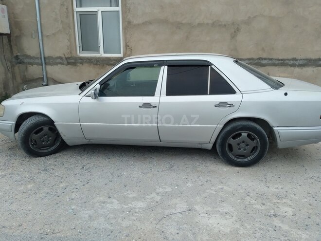 Mercedes E 250 1995, 250,000 km - 2.5 l - Bakı