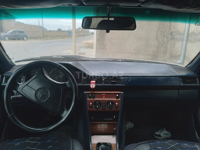 Mercedes E 250 1995, 250,000 km - 2.5 l - Bakı