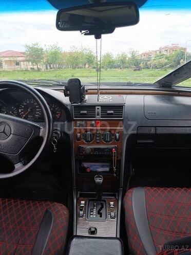 Mercedes C 200 1995, 460,000 km - 2.0 л - Qazax