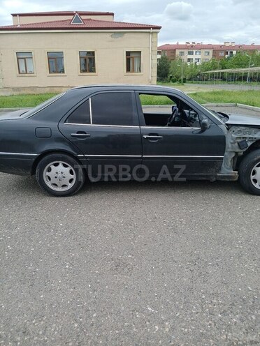 Mercedes C 200 1995, 460,000 km - 2.0 л - Qazax