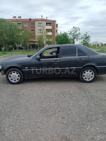Mercedes C 200 1995, 460,000 km - 2.0 л - Qazax