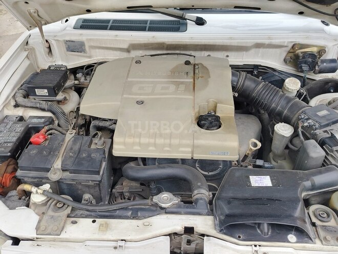 Mitsubishi Pajero io 2000, 279,000 km - 1.8 л - Bakı