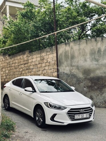 Hyundai Avante 2016, 242,100 km - 1.6 л - Bakı