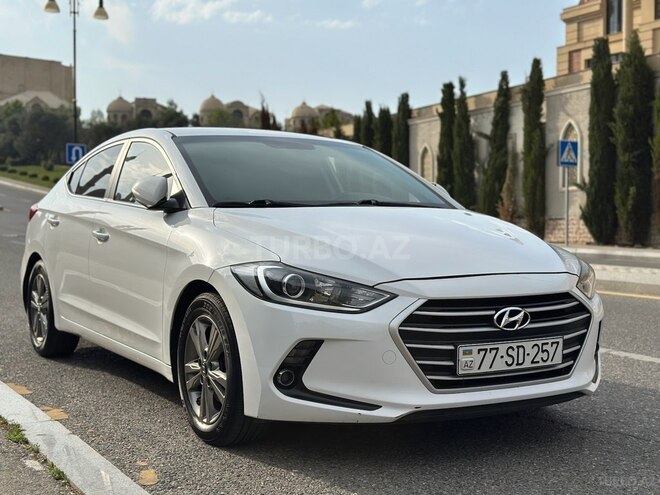 Hyundai Avante 2016, 242,100 km - 1.6 л - Bakı