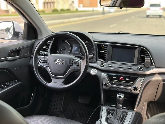 Hyundai Avante 2016, 242,100 km - 1.6 л - Bakı