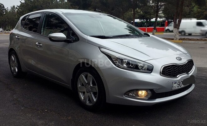 Kia Ceed 2013, 350,000 km - 1.6 l - Bakı