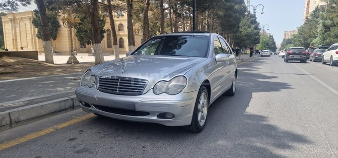Mercedes C 200 2000, 325,690 km - 2.0 l - Bakı