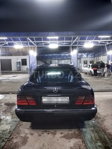 Mercedes E 240 1998, 303,000 km - 2.4 l - Gəncə