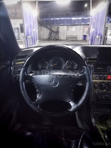 Mercedes E 240 1998, 303,000 km - 2.4 l - Gəncə