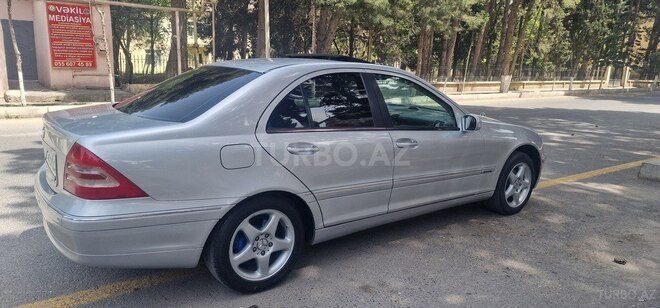 Mercedes C 200 2000, 325,690 km - 2.0 l - Bakı
