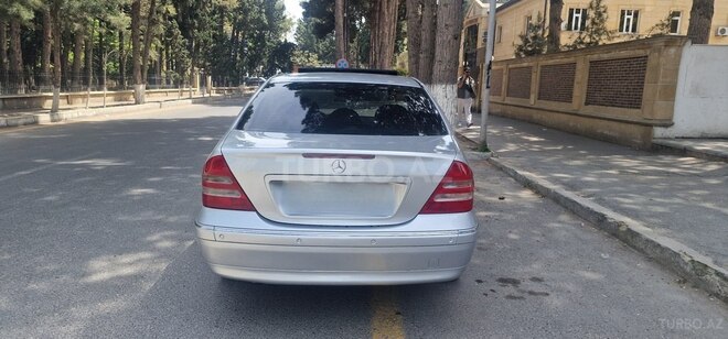 Mercedes C 200 2000, 325,690 km - 2.0 l - Bakı