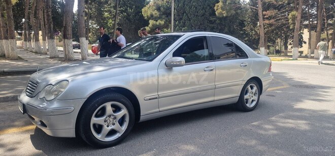 Mercedes C 200 2000, 325,690 km - 2.0 l - Bakı