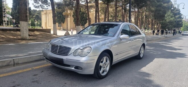 Mercedes C 200 2000, 325,690 km - 2.0 l - Bakı