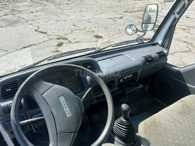 Isuzu  2021, 98,000 km - 2.8 л - Bakı