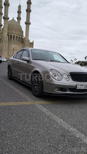Mercedes E 220 d 2005, 302,759 km - 2.2 л - Bakı