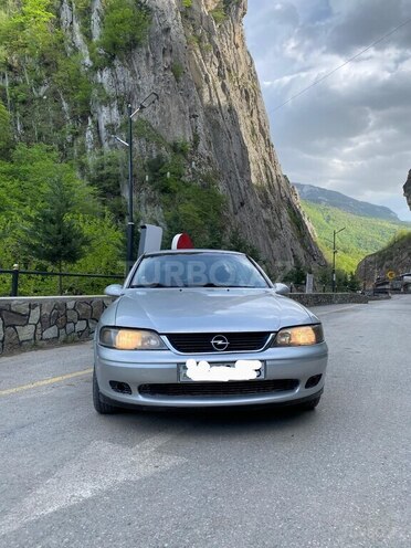 Opel Vectra 1996, 228,000 km - 1.8 l - Quba
