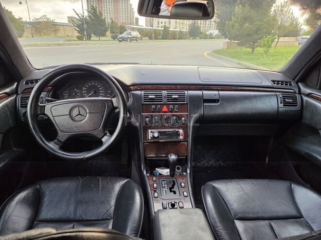 Mercedes E 230 1997, 369,727 km - 2.3 l - Bakı