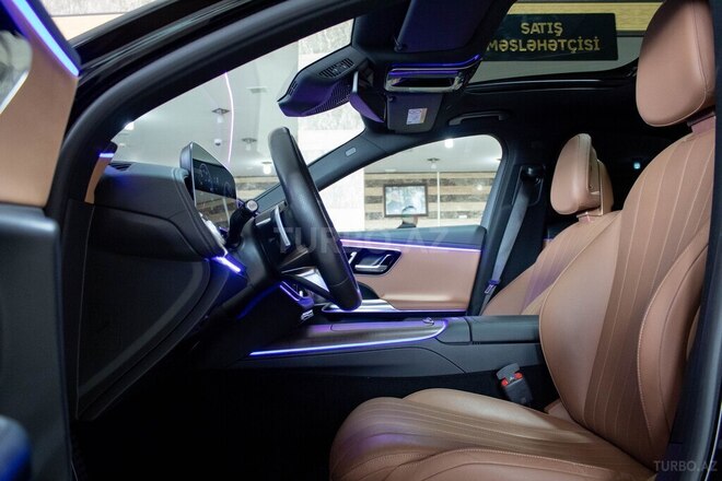 Mercedes E 300 e-12