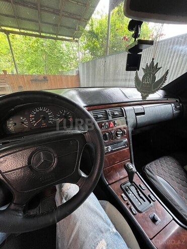 Mercedes E 230 1995, 511,000 km - 2.3 l - Füzuli