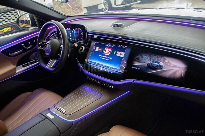 Mercedes E 300 e-17
