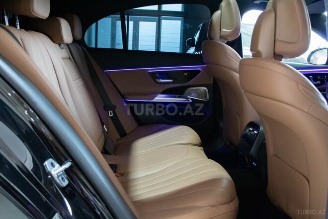 Mercedes E 300 e-15