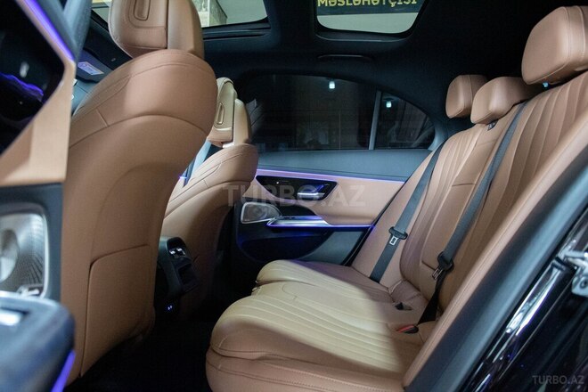 Mercedes E 300 e-13