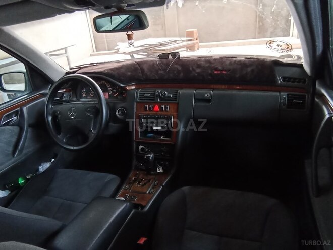 Mercedes E 270 2000, 226,456 km - 2.7 l - Bakı