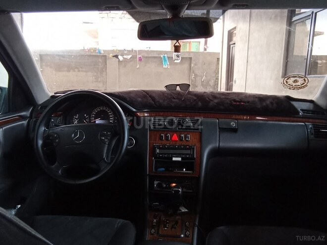 Mercedes E 270 2000, 226,456 km - 2.7 l - Bakı