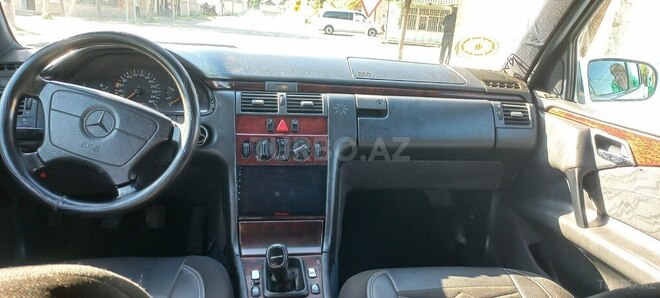 Mercedes E 220 d 1997, 145,000 km - 2.2 l - Balakən