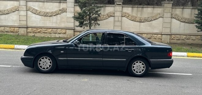 Mercedes E 220 d 1997, 260,410 km - 2.2 l - Bakı
