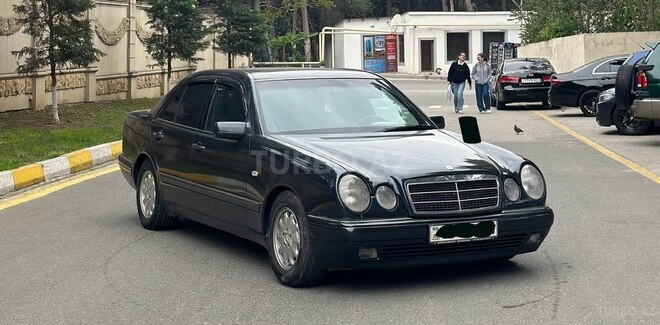 Mercedes E 220 d 1997, 260,410 km - 2.2 l - Bakı