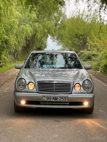 Mercedes E 320 1998, 300,000 km - 3.2 l - Beyləqan