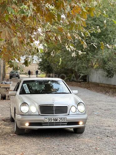 Mercedes E 320 1998, 300,000 km - 3.2 l - Beyləqan
