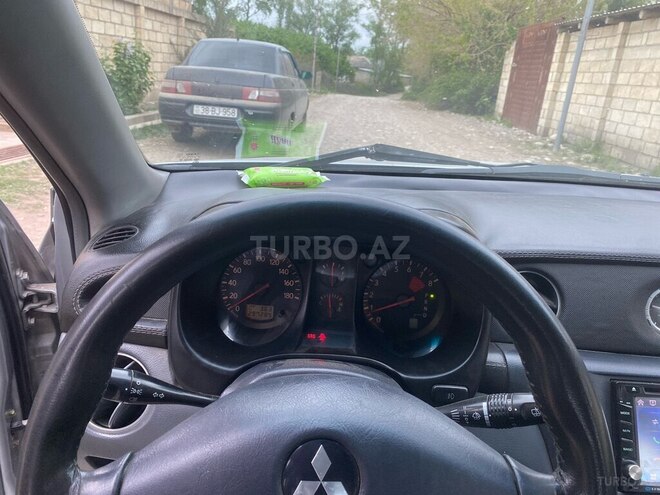 Mitsubishi Airtrek 2002, 297,000 km - 2.0 l - Qusar