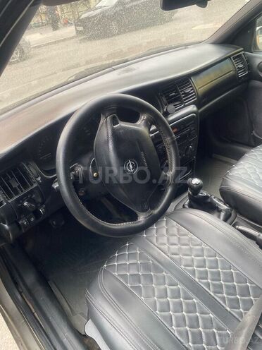 Opel Vectra 1995, 342,000 km - 1.6 l - Bakı