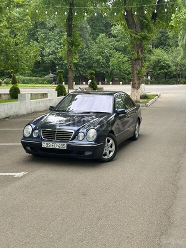 Mercedes E 240 2001, 245,636 km - 2.4 l - Masallı
