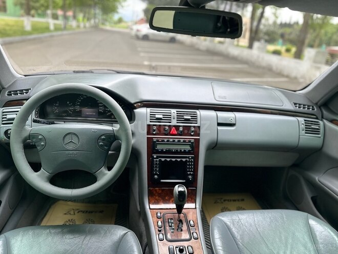 Mercedes E 240 2001, 245,636 km - 2.4 l - Masallı