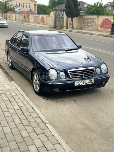 Mercedes E 240 2001, 245,636 km - 2.4 l - Masallı