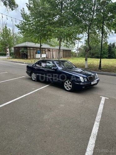 Mercedes E 240 2001, 245,636 km - 2.4 l - Masallı