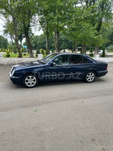 Mercedes E 240 2001, 245,636 km - 2.4 l - Masallı
