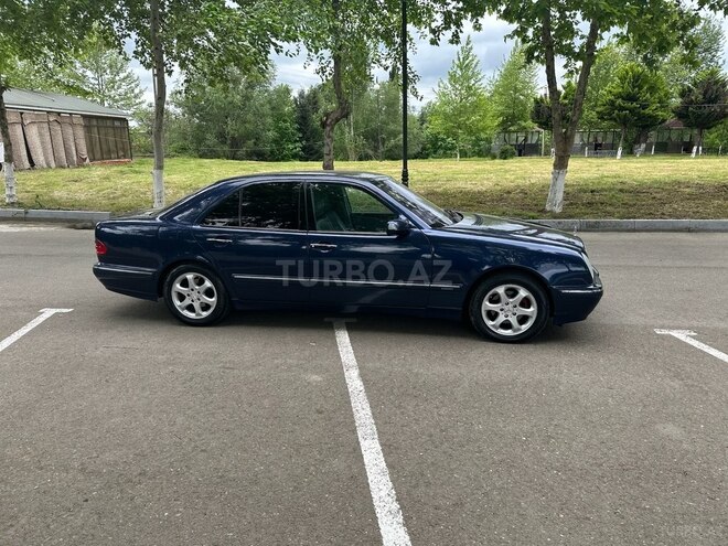 Mercedes E 240 2001, 245,636 km - 2.4 l - Masallı