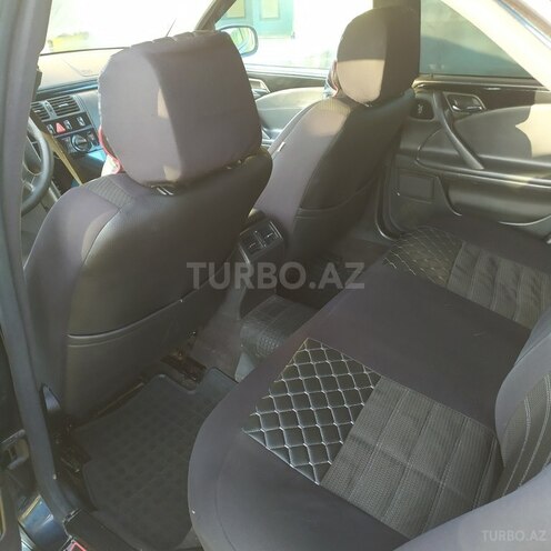 Mercedes E 240 1999, 295,000 km - 2.4 л - Xudat