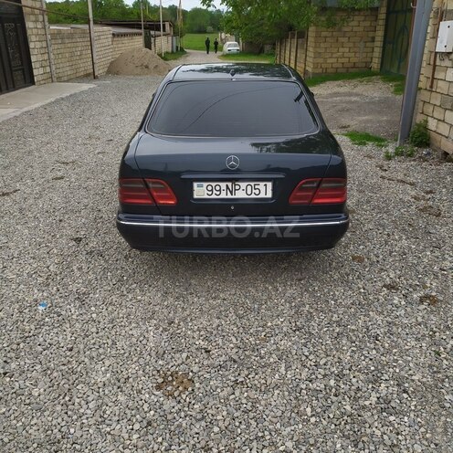 Mercedes E 240 1999, 295,000 km - 2.4 л - Xudat