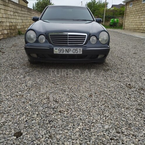 Mercedes E 240 1999, 295,000 km - 2.4 л - Xudat