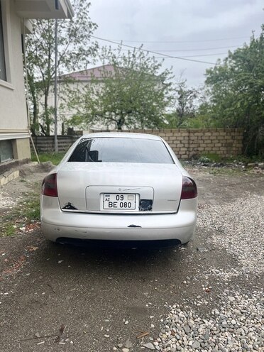 Audi A6 2002, 289,000 km - 3.0 l - Qusar