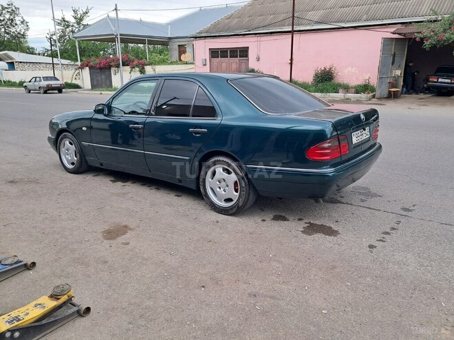 Mercedes C 230 1997, 123,800 km - 2.3 l - Qazax